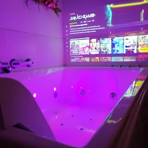 Le 2005 Double Balneo, Lit Queen Size, Soirée Romantique Appartement